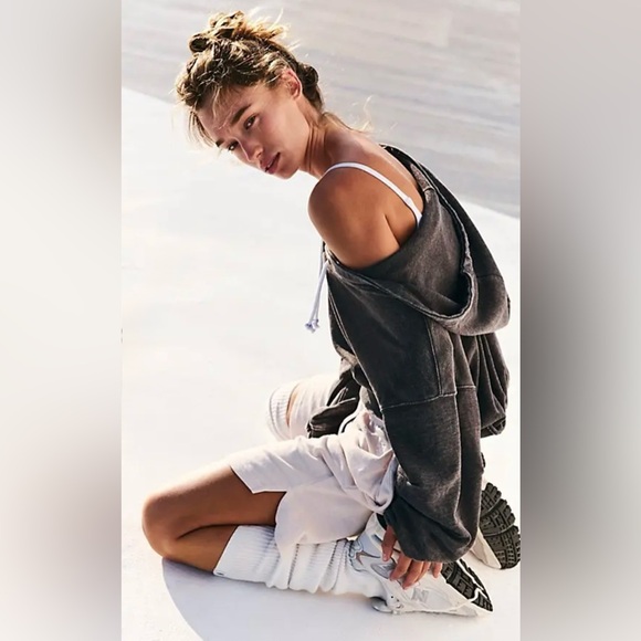 31-FREE PEOPLE Playbook Hoodie - Picture 3 of 4